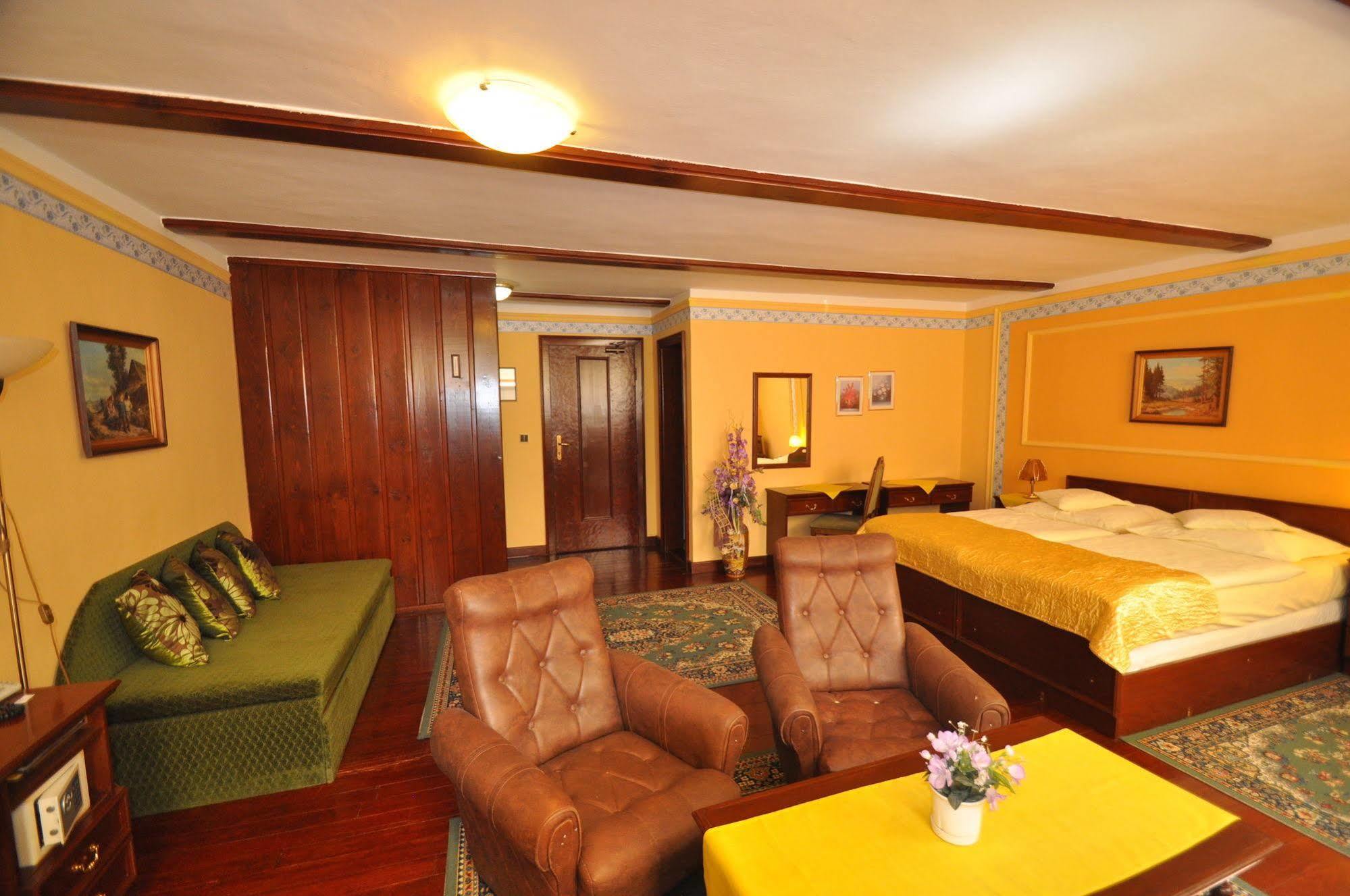 Garni -Hotel Barbakan Levoca Exterior photo