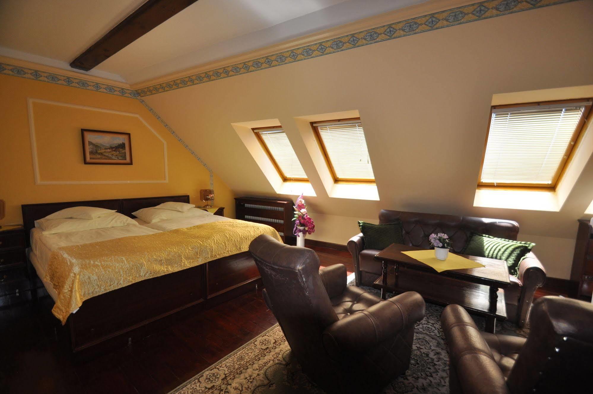 Garni -Hotel Barbakan Levoca Exterior photo