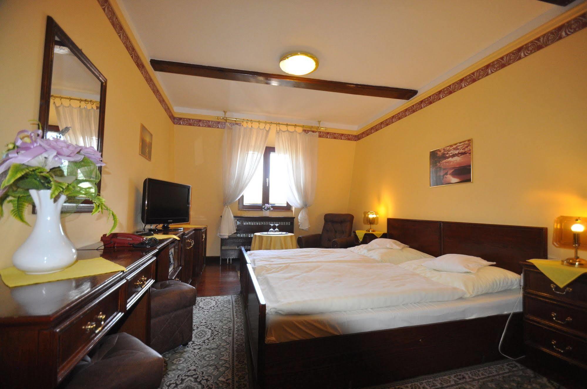 Garni -Hotel Barbakan Levoca Exterior photo