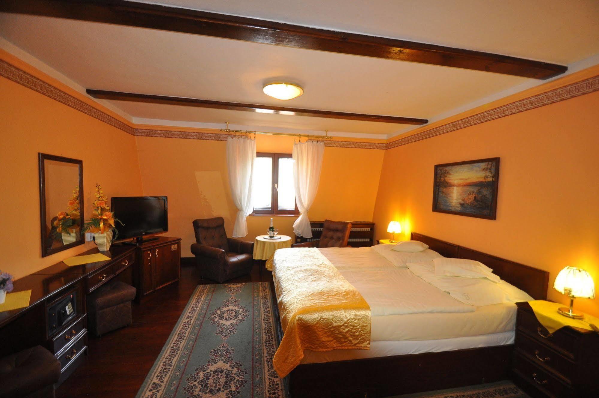 Garni -Hotel Barbakan Levoca Exterior photo